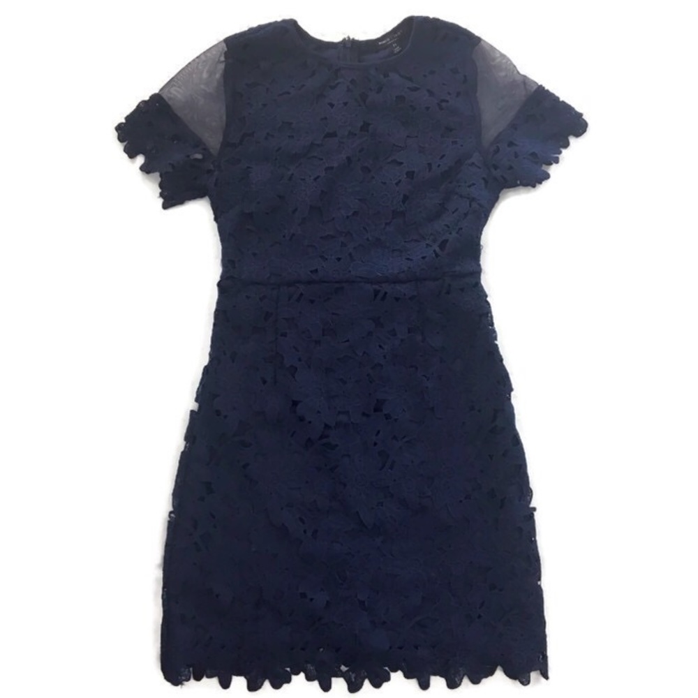 Romeo + Juliet Couture Lace Dress - Picture 2 of 8